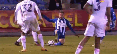 上海申花迎建队32周年纪念日，俱乐部官方发布庆贺海报